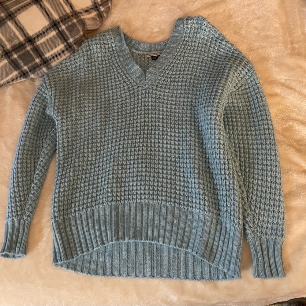 American Eagle XS Oversized Chunky Blue Sweater